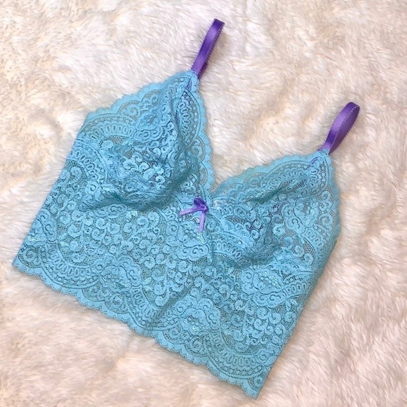 Victoria’s Secret Lace Camisole Tank Top - Picture 2 of 6